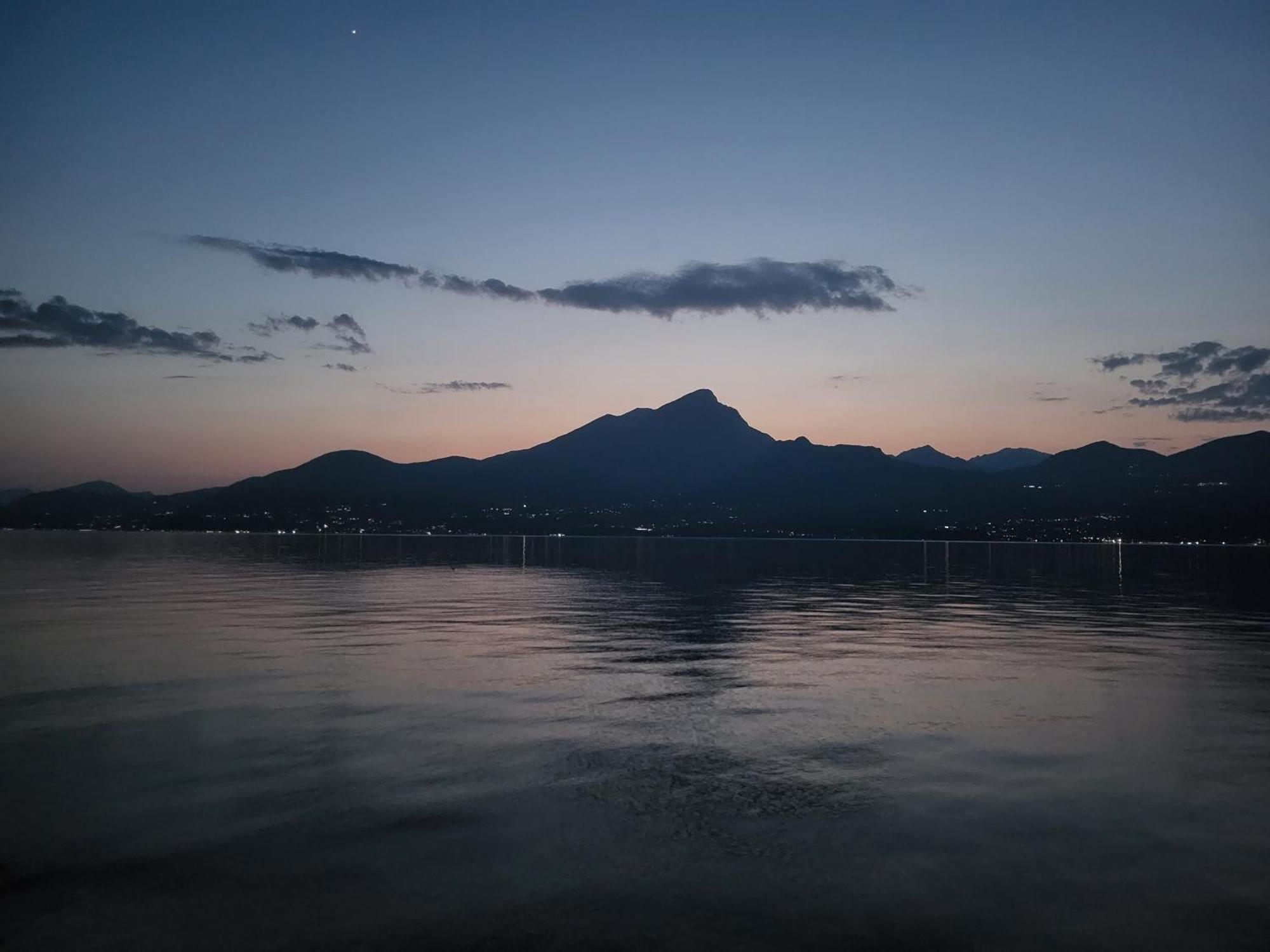 Attilio High Living Suites - Adults Only Torri Del Benaco Pokoj fotografie