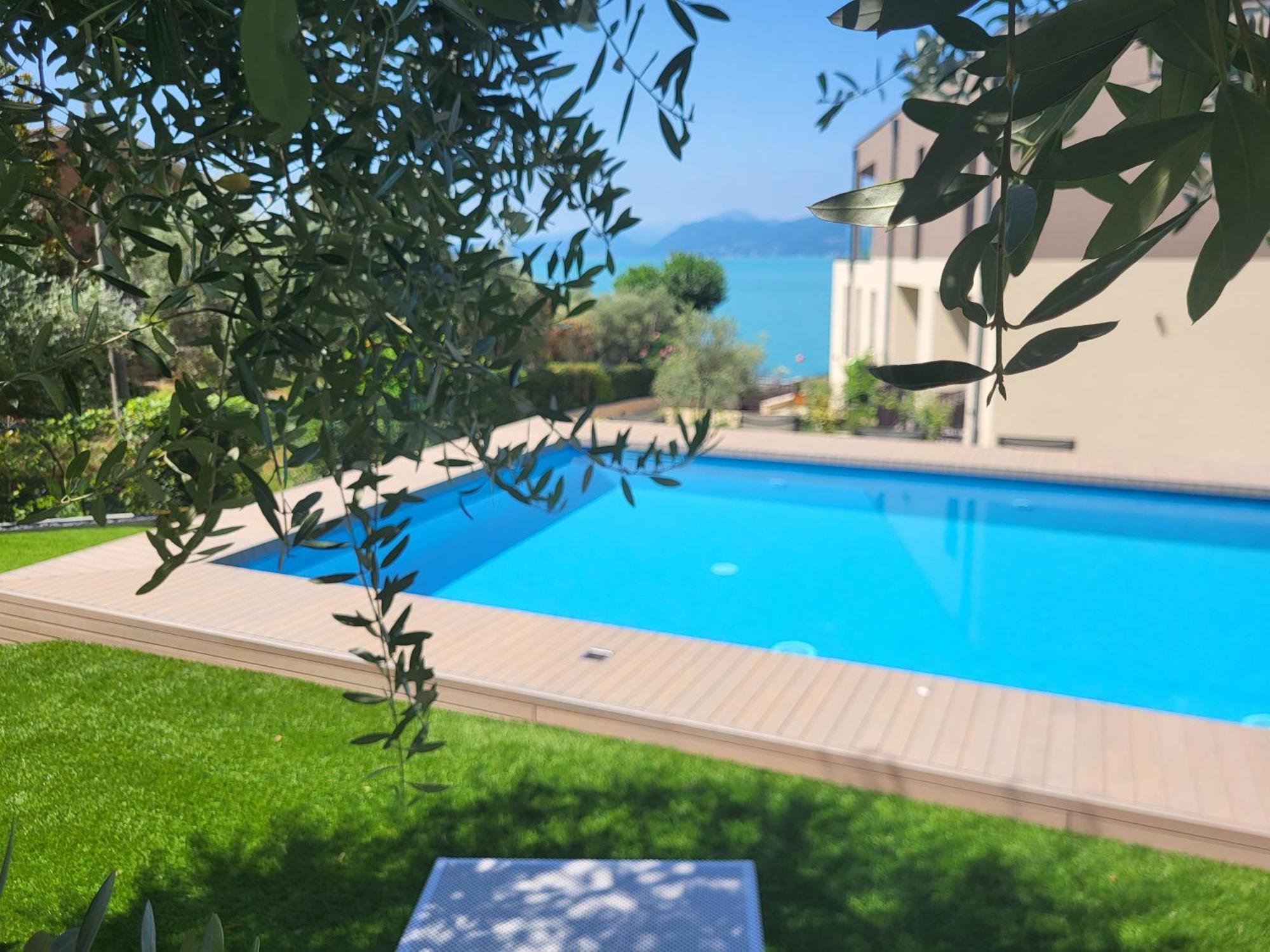 Attilio High Living Suites - Adults Only Torri Del Benaco Exteriér fotografie